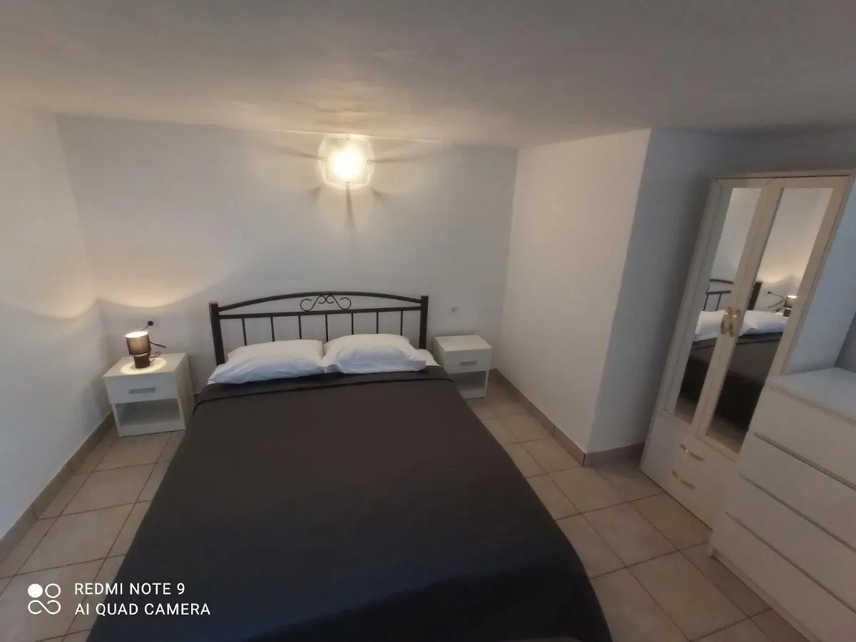 Studio apartman Premantura 0*,